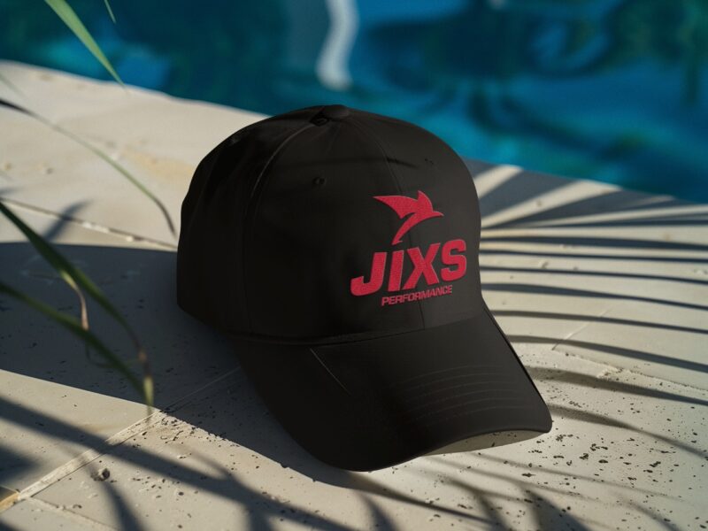 Casquette sport JIXS Performance Noir Rouge — casquette running fitness homme femme logo brodé réglable